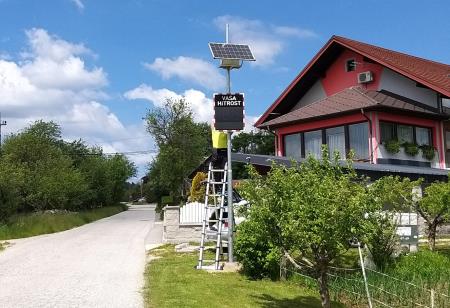 Prikazovalnik hitrosti v vasi Bečaji 04foto Boštjan Otoničar